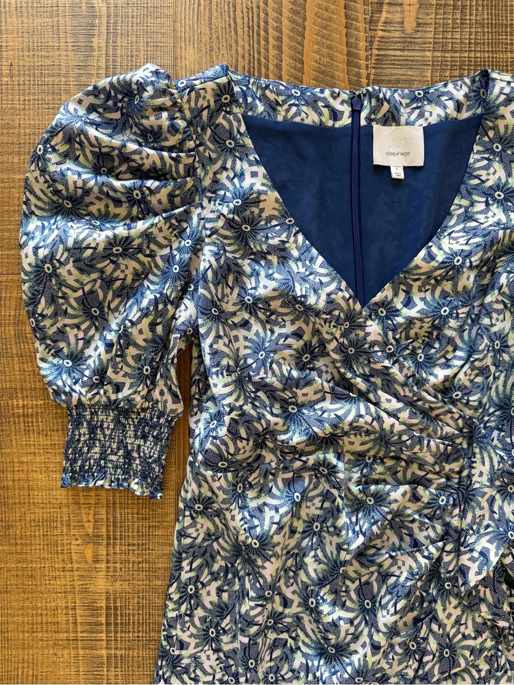 Cinq à Sept Lucinda Navy and White Puff-Sleeve V-neck Faux Wrap Mini Dress Sz 2